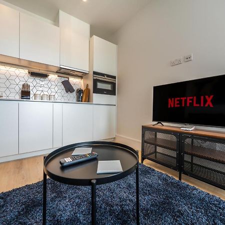 Cozy Apartments - Free Wifi And Parking Onsite Feltham Extérieur photo