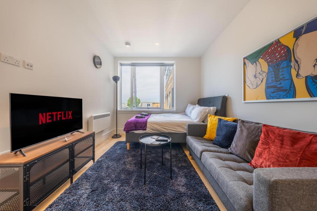 Cozy Apartments - Free Wifi And Parking Onsite Feltham Extérieur photo