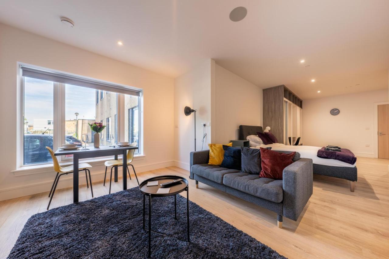 Cozy Apartments - Free Wifi And Parking Onsite Feltham Extérieur photo