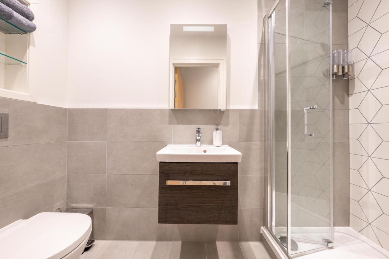 Cozy Apartments - Free Wifi And Parking Onsite Feltham Extérieur photo