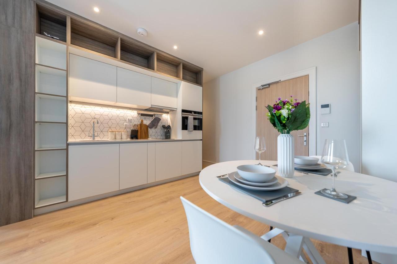 Cozy Apartments - Free Wifi And Parking Onsite Feltham Extérieur photo