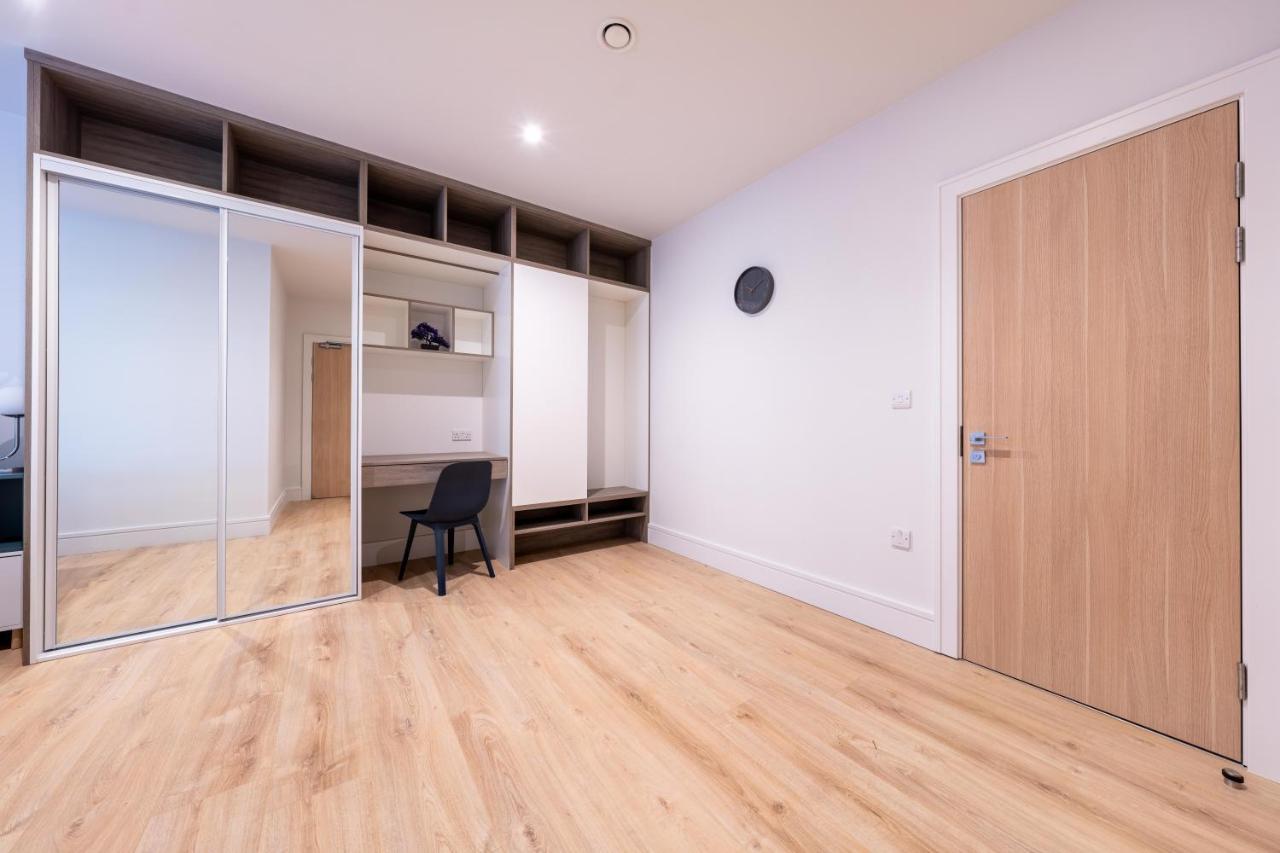 Cozy Apartments - Free Wifi And Parking Onsite Feltham Extérieur photo